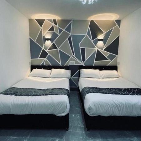Entire 5 Star Luxury Whalley House Wifi Tv Luxury Бёрнли Экстерьер фото