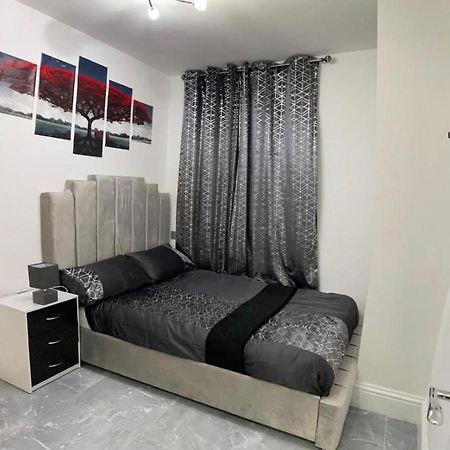 Entire 5 Star Luxury Whalley House Wifi Tv Luxury Бёрнли Экстерьер фото