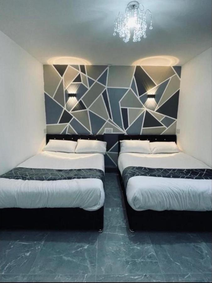 Entire 5 Star Luxury Whalley House Wifi Tv Luxury Бёрнли Экстерьер фото