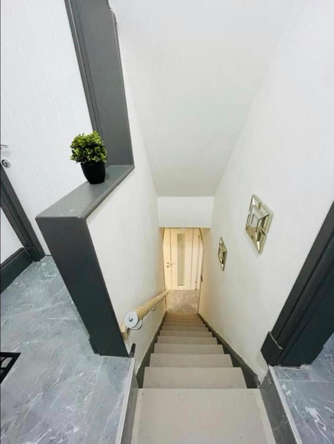 Entire 5 Star Luxury Whalley House Wifi Tv Luxury Бёрнли Экстерьер фото