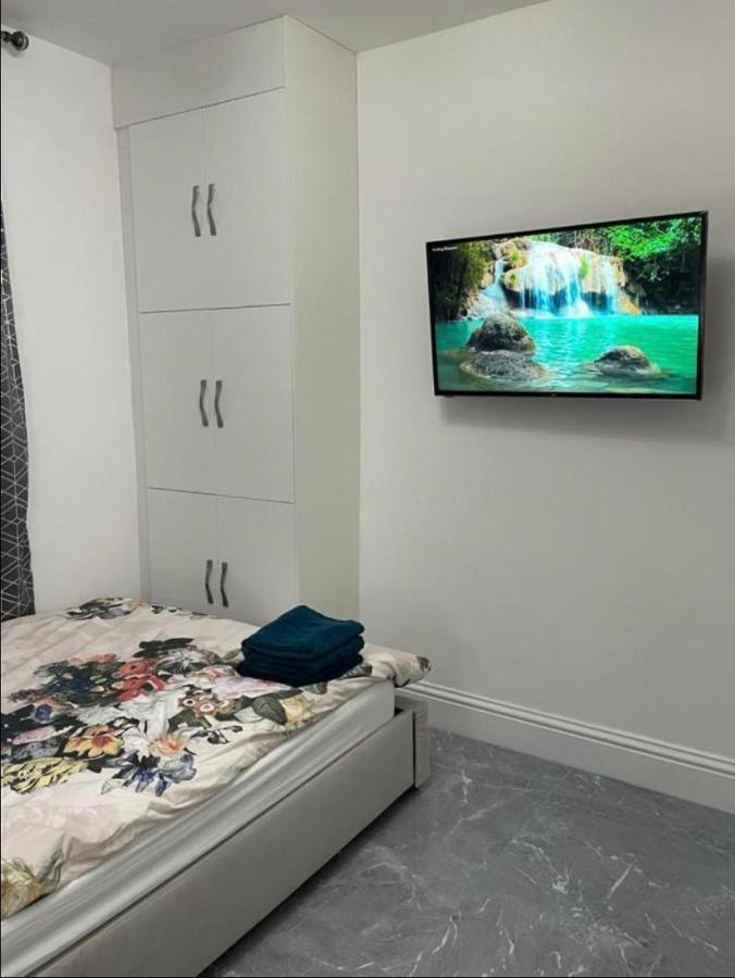 Entire 5 Star Luxury Whalley House Wifi Tv Luxury Бёрнли Экстерьер фото