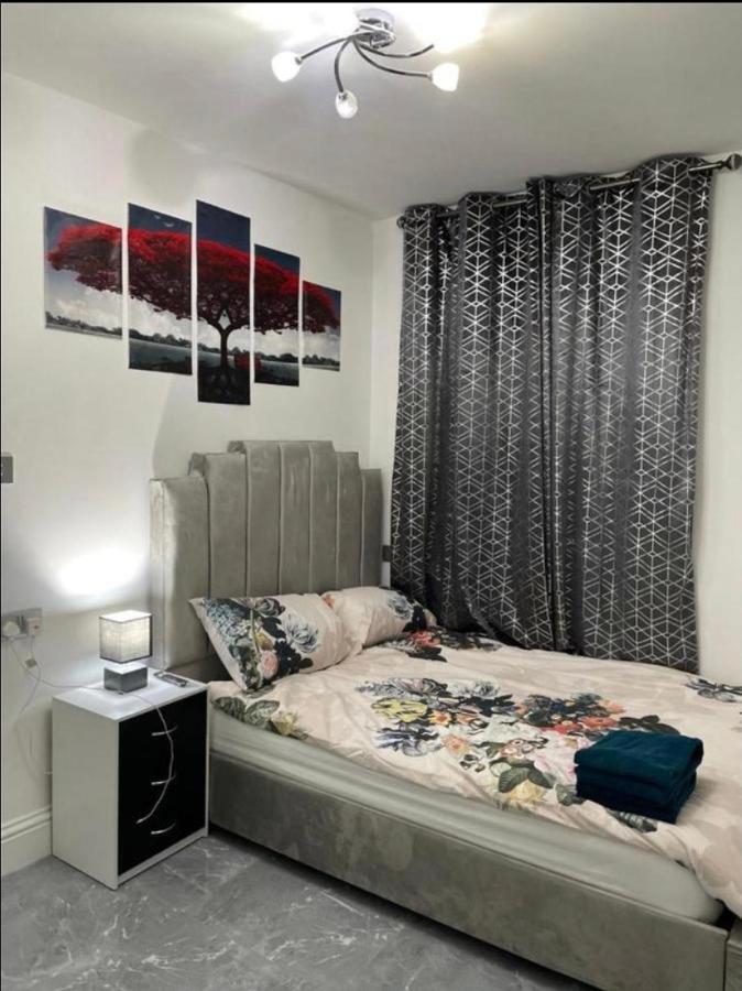 Entire 5 Star Luxury Whalley House Wifi Tv Luxury Бёрнли Экстерьер фото
